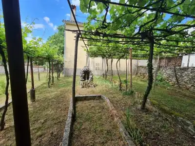 Steinhaus 110 m², Labin - Ortszentrum und großes Grundstück - 4