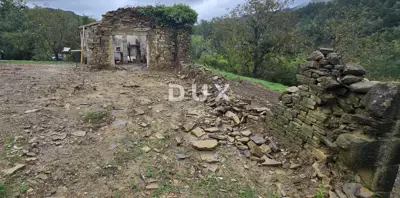 Istra, Sovinjak, zemljište, 57.356 m², ruševina 316 m²