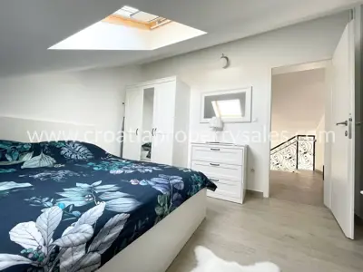 Apartment, Šolta, 90 m², 3-room, 195 000 € - 9