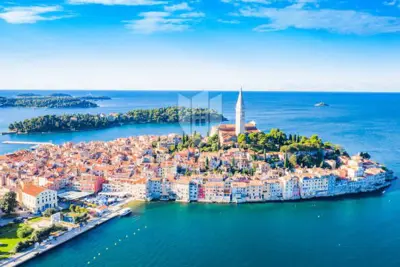 Commercial space 86 m², Rovinj - near the center and shops