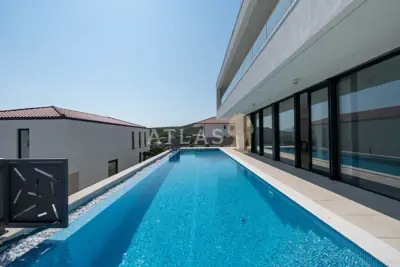 House for sale in Krk, 370 m²