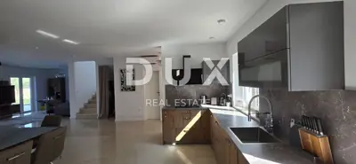 Villa 236 m², Rovinj - Pool und zusätzliche Wohnung - 11