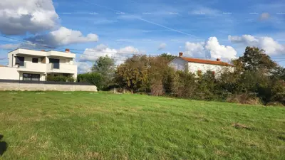 Building plot 940 m², Loborika - two access roads - 3
