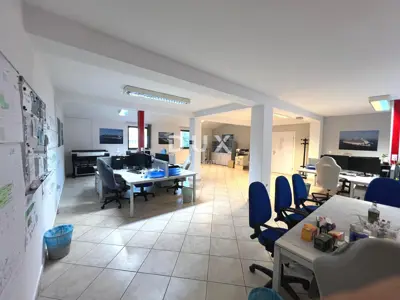 ISTRIA, PULA - Commercial space in Kaštanjer 150 m²