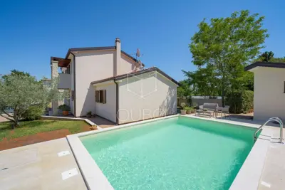 Villa 140 m², Poreč - quiet location near the sea
