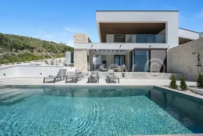 Villa 215 m², Seget bei Trogir, ruhige Lage und Privatsphäre - 18