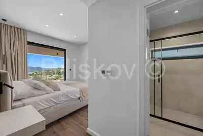 Villa 215 m², Seget bei Trogir, ruhige Lage und Privatsphäre - 9