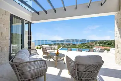 Villa 215 m², Seget bei Trogir, ruhige Lage und Privatsphäre - 3