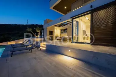 Villa 215 m², Seget bei Trogir, ruhige Lage und Privatsphäre - 21
