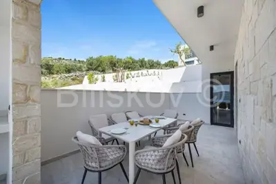 Villa 215 m², Seget bei Trogir, ruhige Lage und Privatsphäre - 15