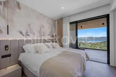Villa 215 m², Seget bei Trogir, ruhige Lage und Privatsphäre - 2