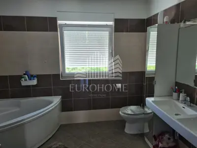 House 380 m², Mikulići, quiet location near the center of Zagreb - 9