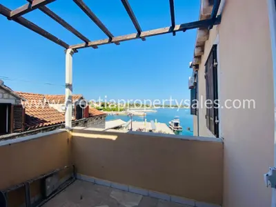 Apartments 100 m², Brač Island, first row to the sea - 9
