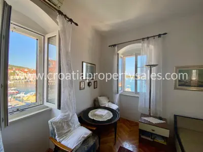Apartments 100 m², Brač Island, first row to the sea - 3