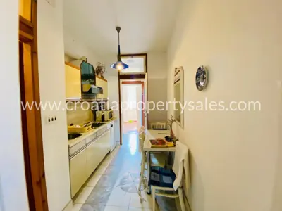 Apartments 100 m², Brač Island, first row to the sea - 4