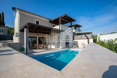House for sale in Grožnjan, 150 m²