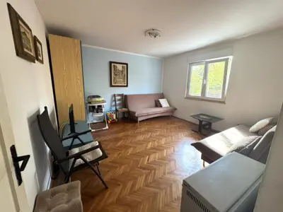 Wohnung 50 m², Pula Centar - 1 Schlafzimmer und Garage - 5