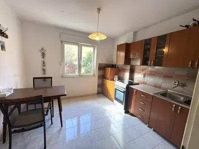 Apartment 50 m², Pula Centar - 1 bedroom and garage