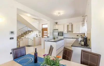 Kuća 337 m², Pula - bazen i privatna okućnica - 10