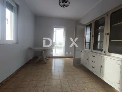 Apartment 83 m², Vidikovac Pula - 2 bedrooms + living room, 3 balconies and garden - 12
