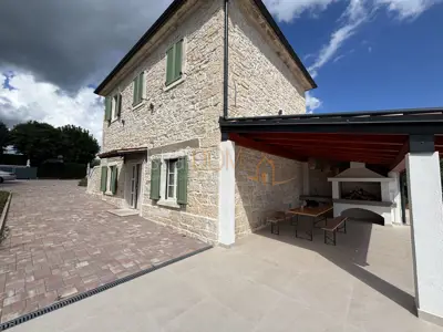Kuća u Barbanu, bazen i konoba - 4