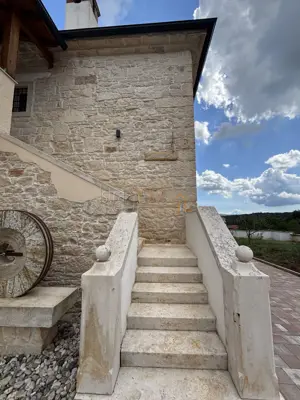 Kuća u Barbanu, bazen i konoba - 10
