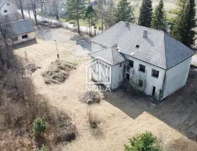 Stara škola u Plaškom, 700 m² i projekt butik hotela - 13