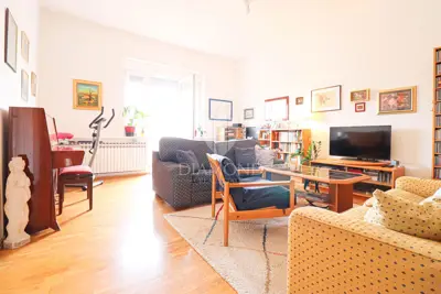 Apartment 86 m², Donji grad - park view and two balconies