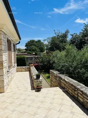Stone house in Bale, near the center and landscaped yard - 4