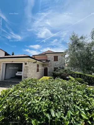Stone house in Bale, near the center and landscaped yard - 2