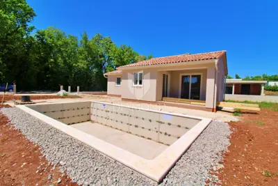 Kuća 108 m², Labin - bazen i okućnica - 8