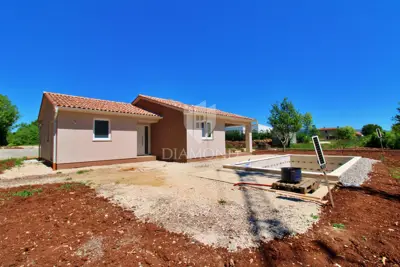 Kuća 108 m², Labin - bazen i okućnica - 7