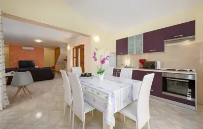 House 140 m², Poreč surroundings - pool and garden - 6