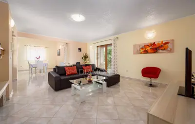 House 140 m², Poreč surroundings - pool and garden - 4