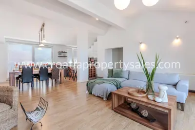 Haus, Brač, 300 m², 1 780 000 € - 3