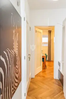 Apartment 95 m², Pula Centar - 3 renovated units - 9