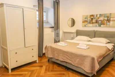Apartment 95 m², Pula Centar - 3 renovated units