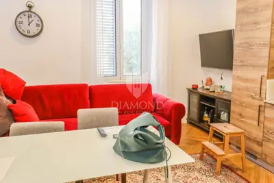 Apartment 95 m², Pula Centar - 3 renovated units - 6