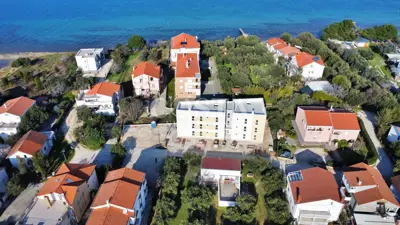 Stan 66,75 m², Sukošan - 3 sobe, vrt 134 m² - 15