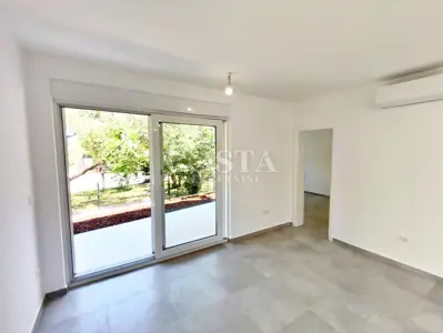 Stan 66,75 m², Sukošan - 3 sobe, vrt 134 m² - 5