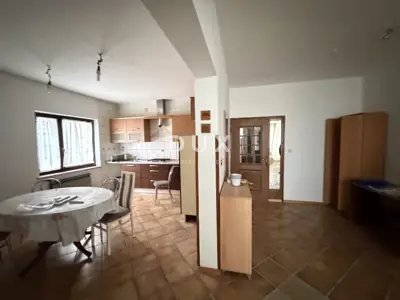 ZADAR, PLOVANIJA - Flexible commercial space 200 m² - 2