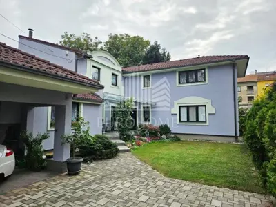 Detached house 250 m², near Kvaternikov trg