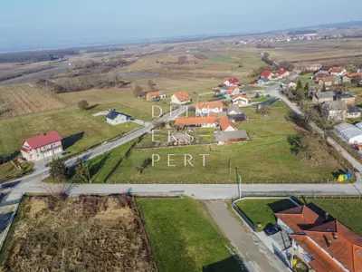 Drenčec, DRENČEC, Haus und Wirtschaftsgebäude, großer Hof - 504 m² - 8