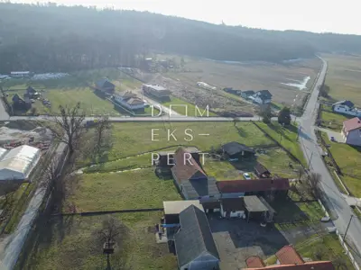 Drenčec, DRENČEC, Haus und Wirtschaftsgebäude, großer Hof - 504 m² - 12