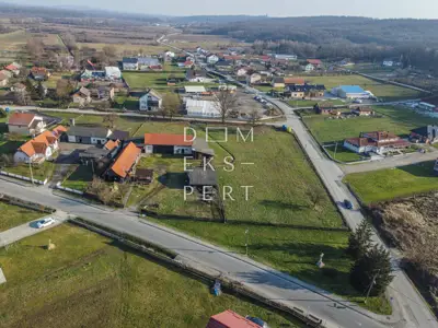 Drenčec, DRENČEC, Haus und Wirtschaftsgebäude, großer Hof - 504 m² - 10