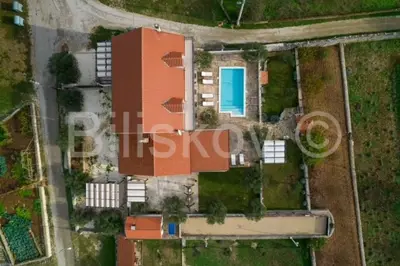 Kuća 340 m², Unešić, Podumci - mirno ruralno okruženje