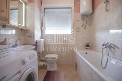 SPLIT, Pazdigrad, Stan najam uz more, 62.00 m², 2S, GARAZA - 9
