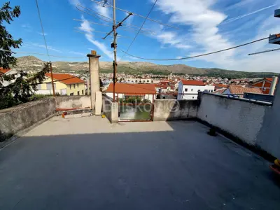 Trogir, dvojna kuća u blizini centra grada, prodaja - 7