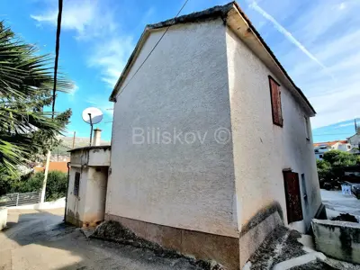 Trogir, dvojna kuća u blizini centra grada, prodaja - 3