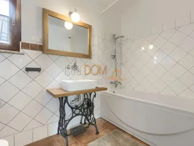 Vila 226 m², Čabrunići - bazen i okućnica 1.527 m² - 16